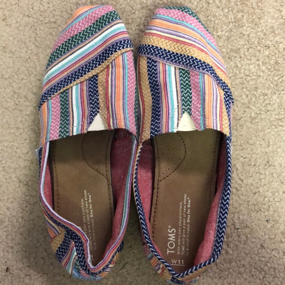 Multicolor stripe TOMS